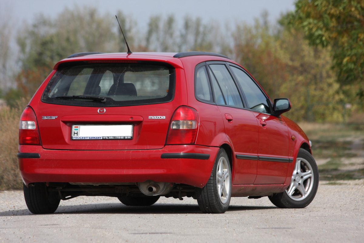 MAZDA 323