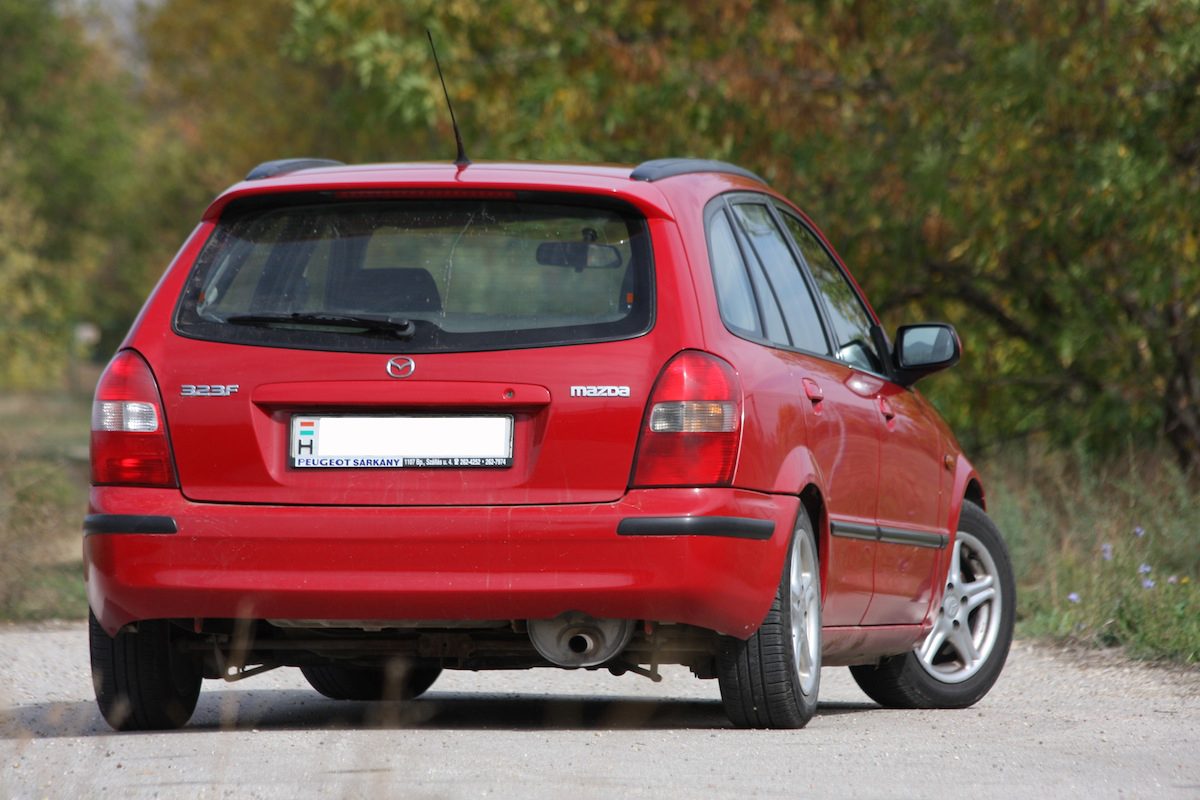 MAZDA 323