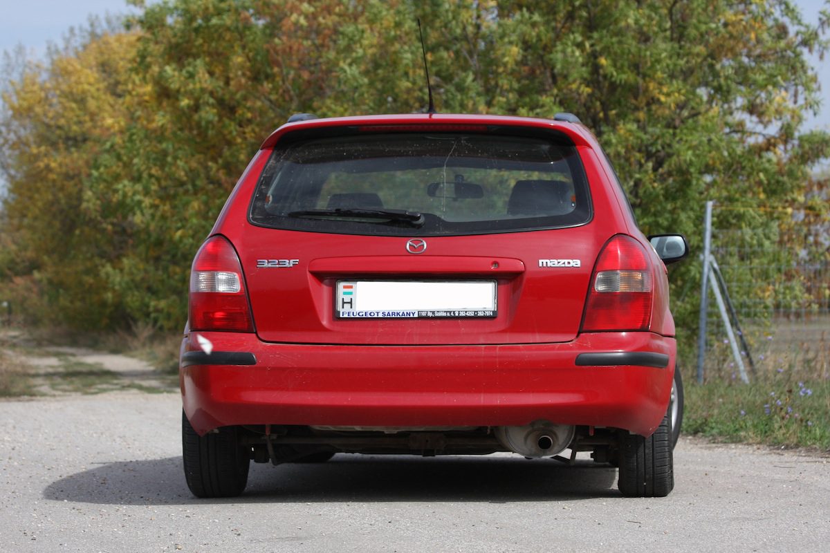 MAZDA 323
