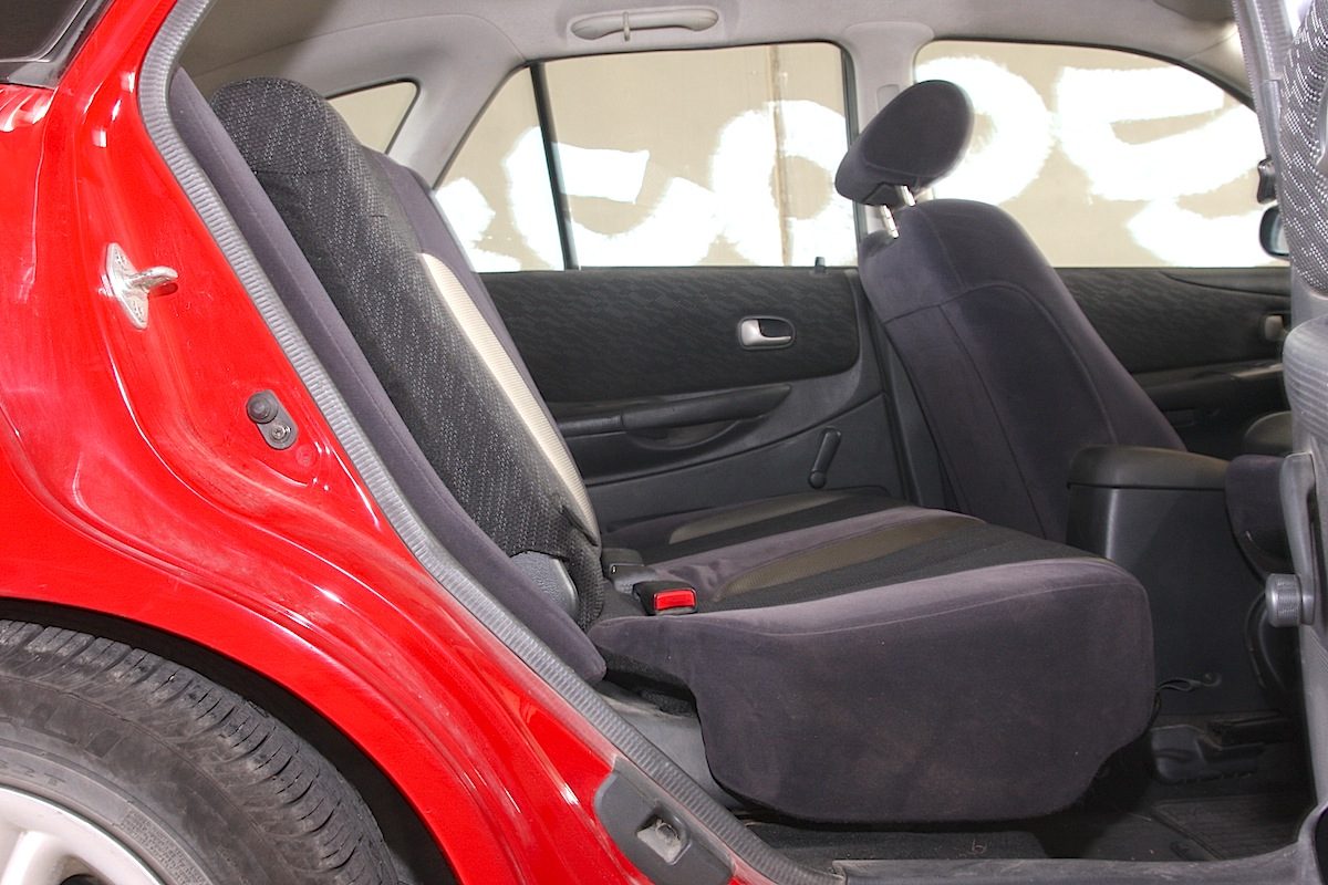 MAZDA 323