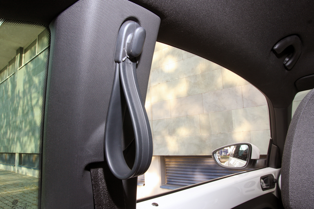 VOLKSWAGEN NEW BEETLE