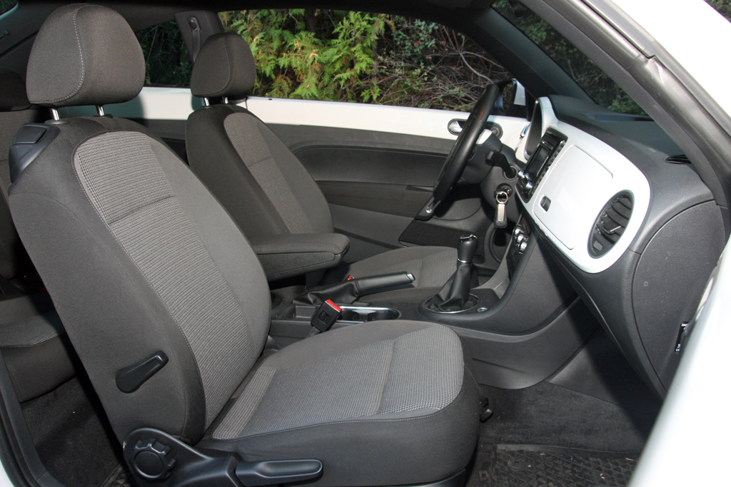 VOLKSWAGEN NEW BEETLE