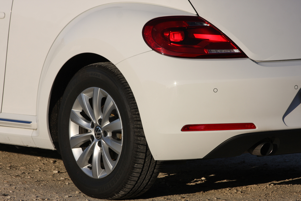 VOLKSWAGEN NEW BEETLE