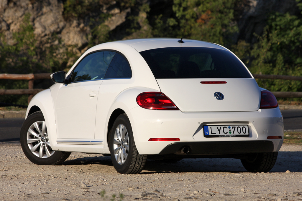 VOLKSWAGEN NEW BEETLE