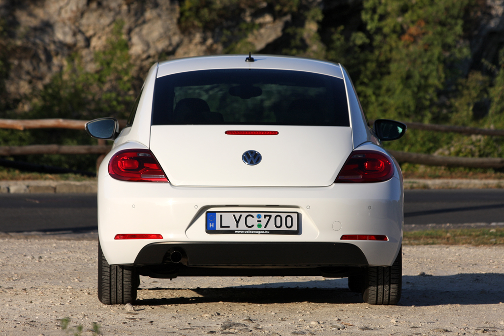 VOLKSWAGEN NEW BEETLE