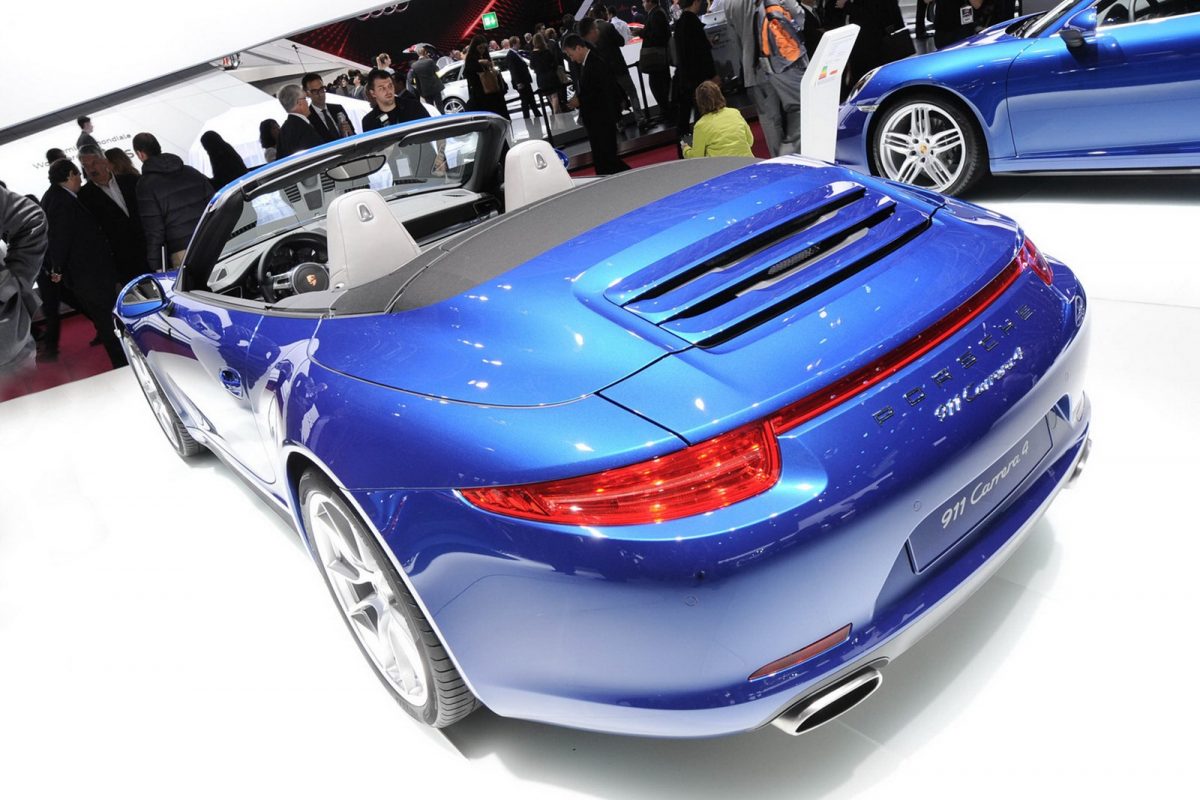 PORSCHE 911