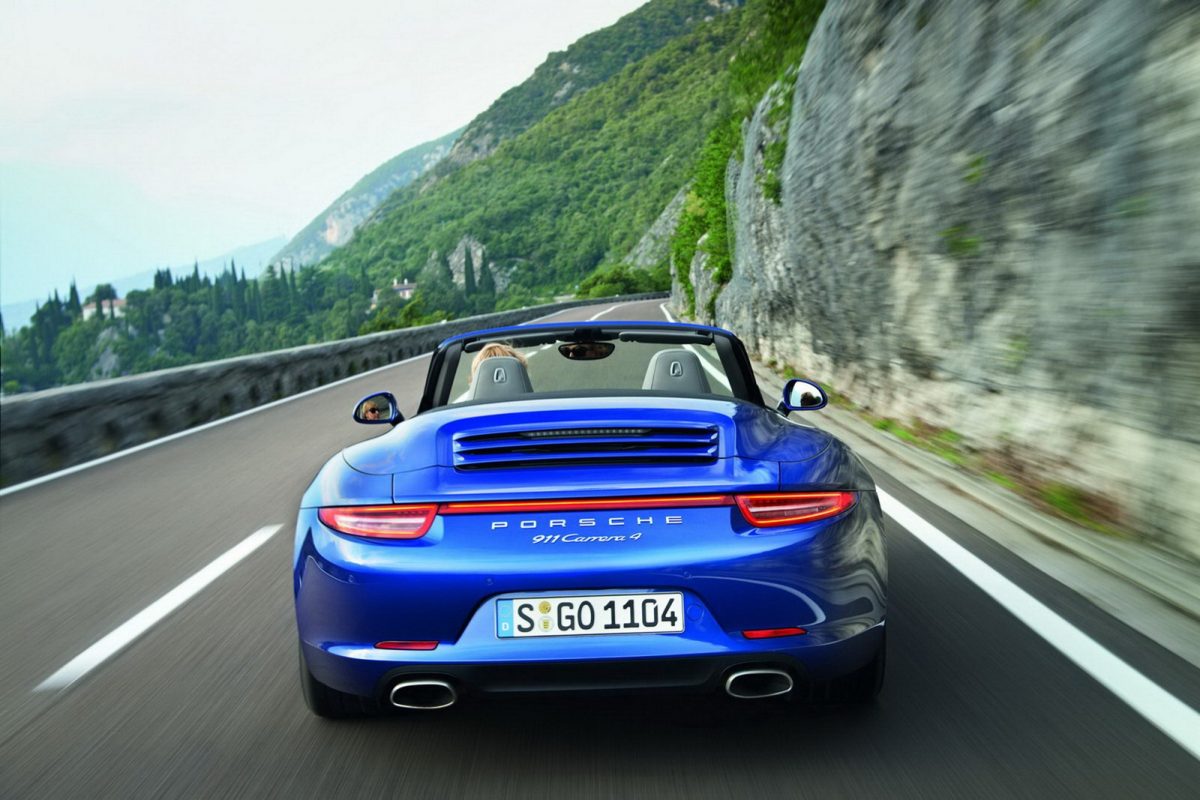 PORSCHE 911