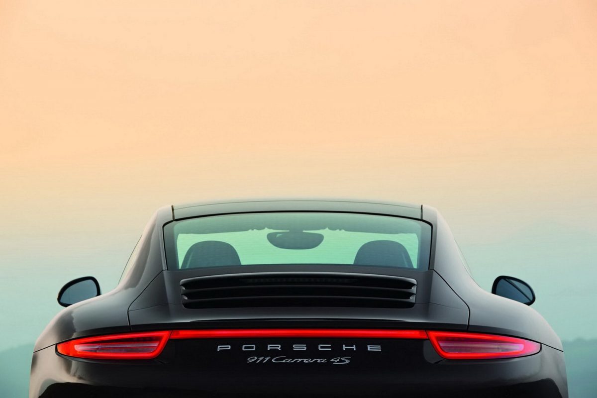 PORSCHE 911