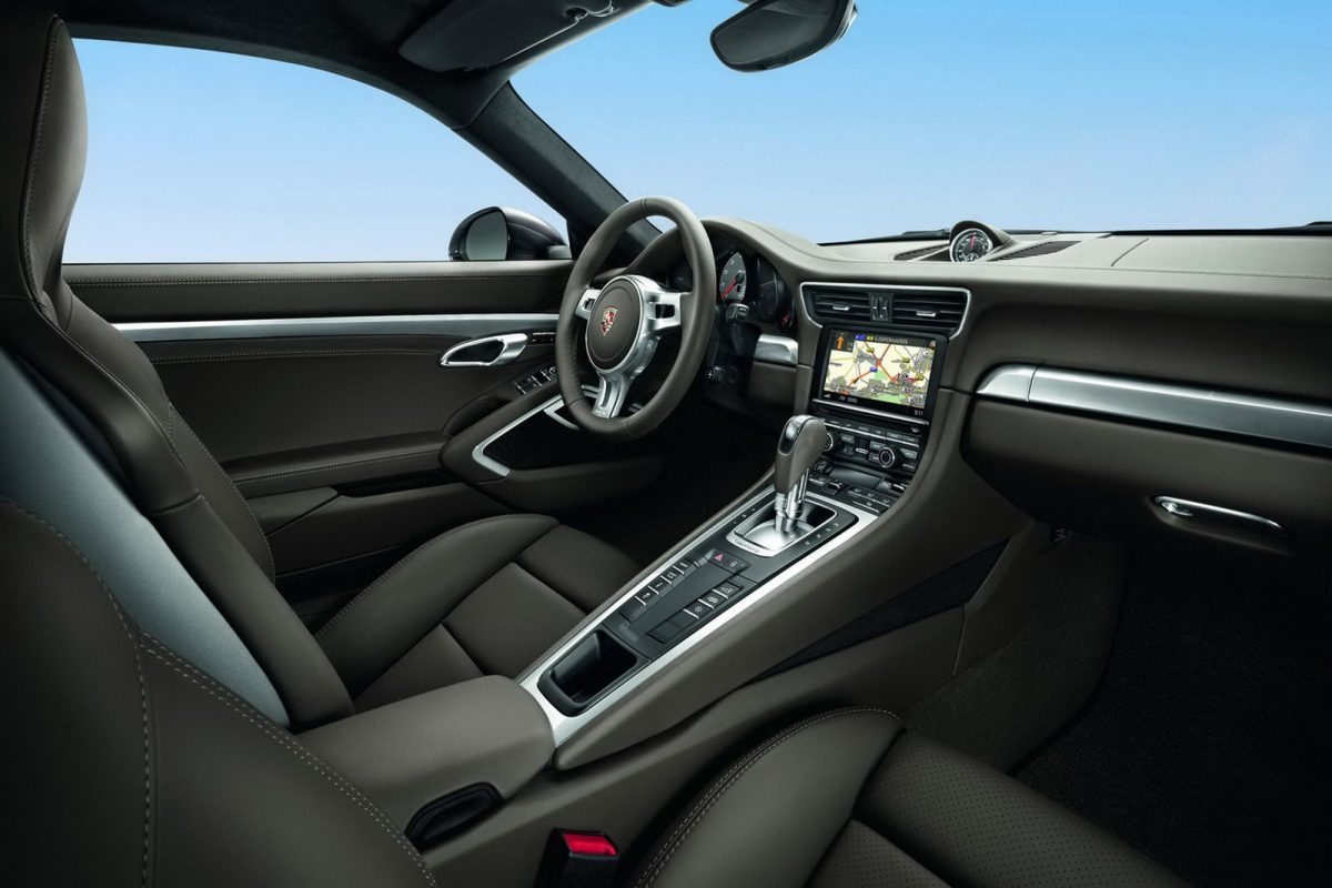 PORSCHE 911