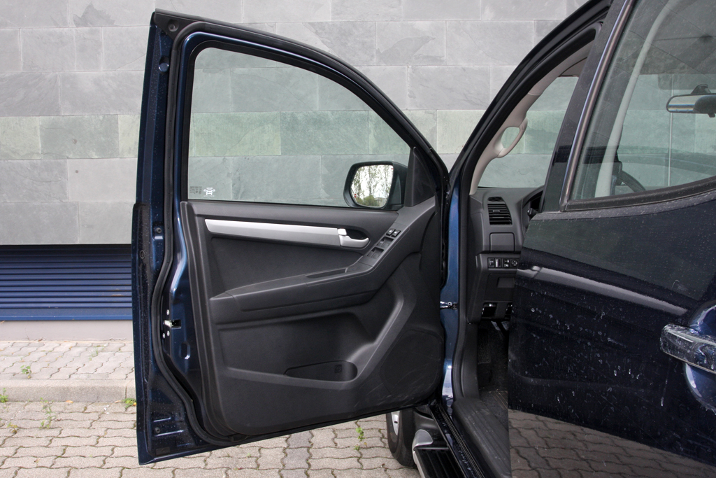 ISUZU D-MAX