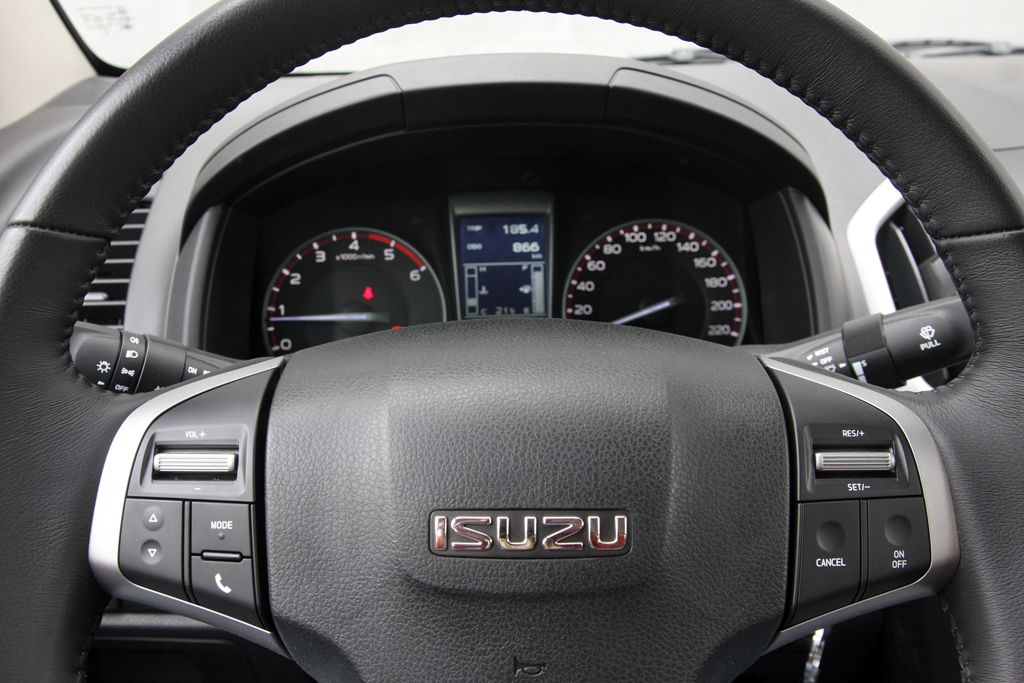 ISUZU D-MAX