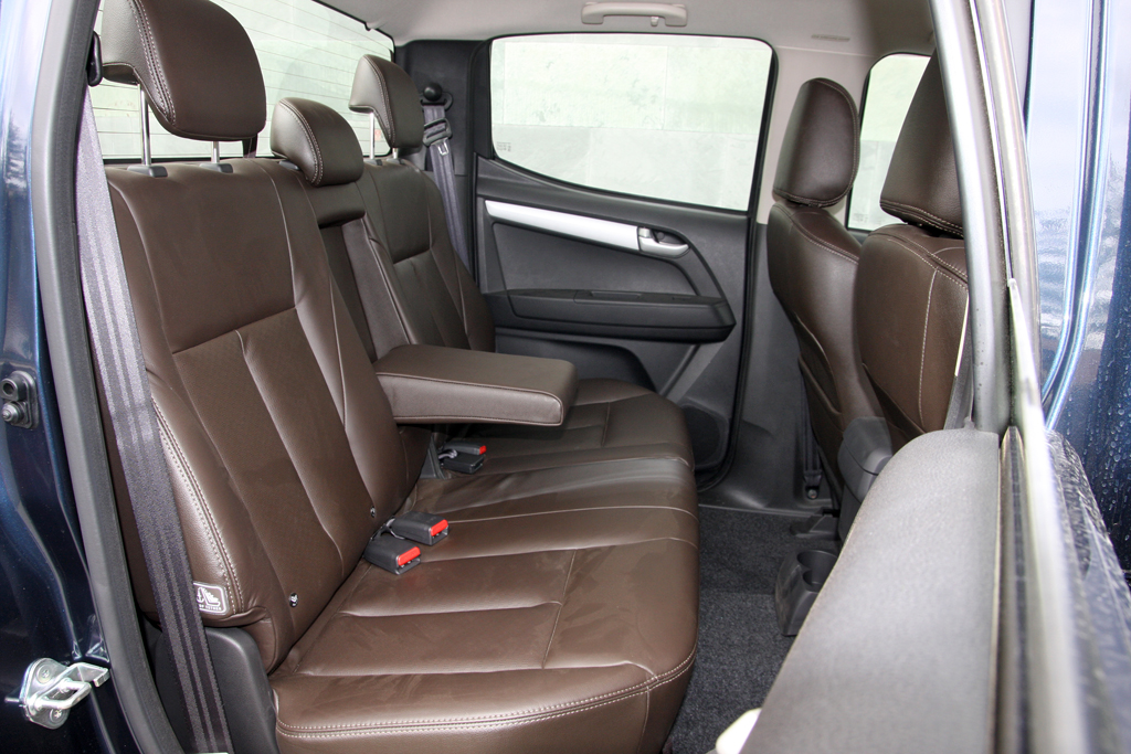 ISUZU D-MAX
