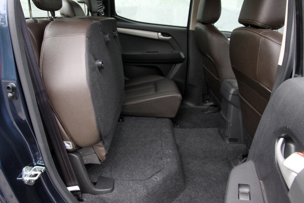 ISUZU D-MAX