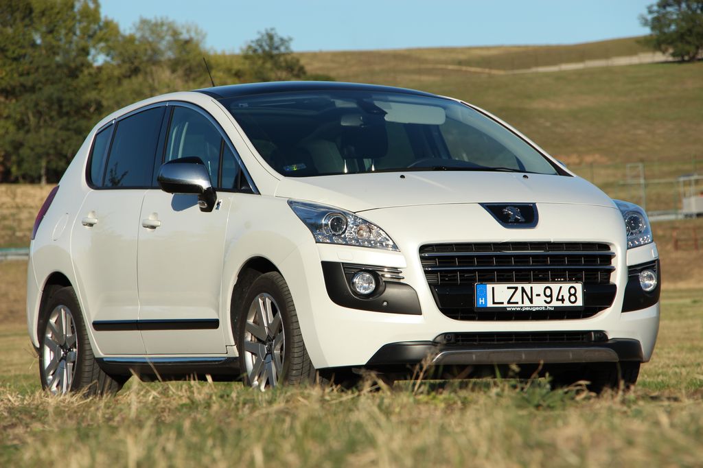 PEUGEOT 3008