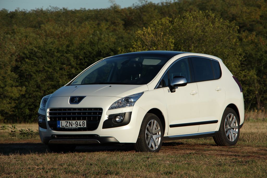 PEUGEOT 3008