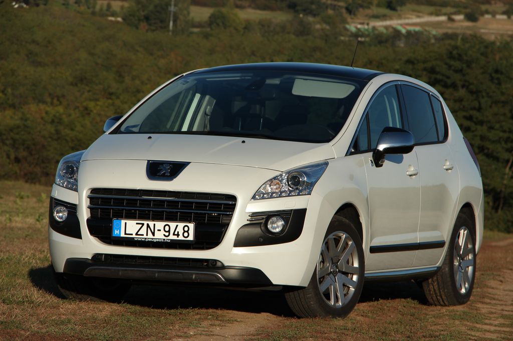 PEUGEOT 3008