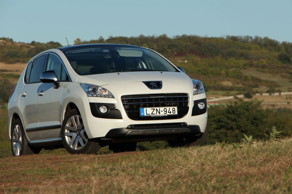 PEUGEOT 3008