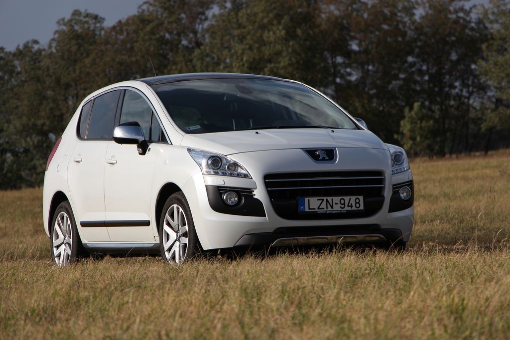 PEUGEOT 3008