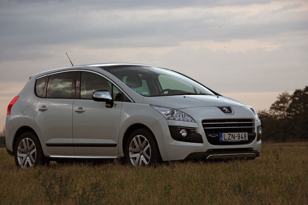 PEUGEOT 3008
