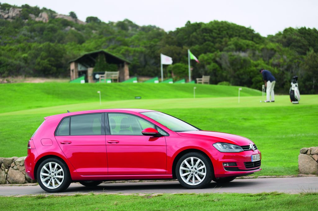 VOLKSWAGEN GOLF