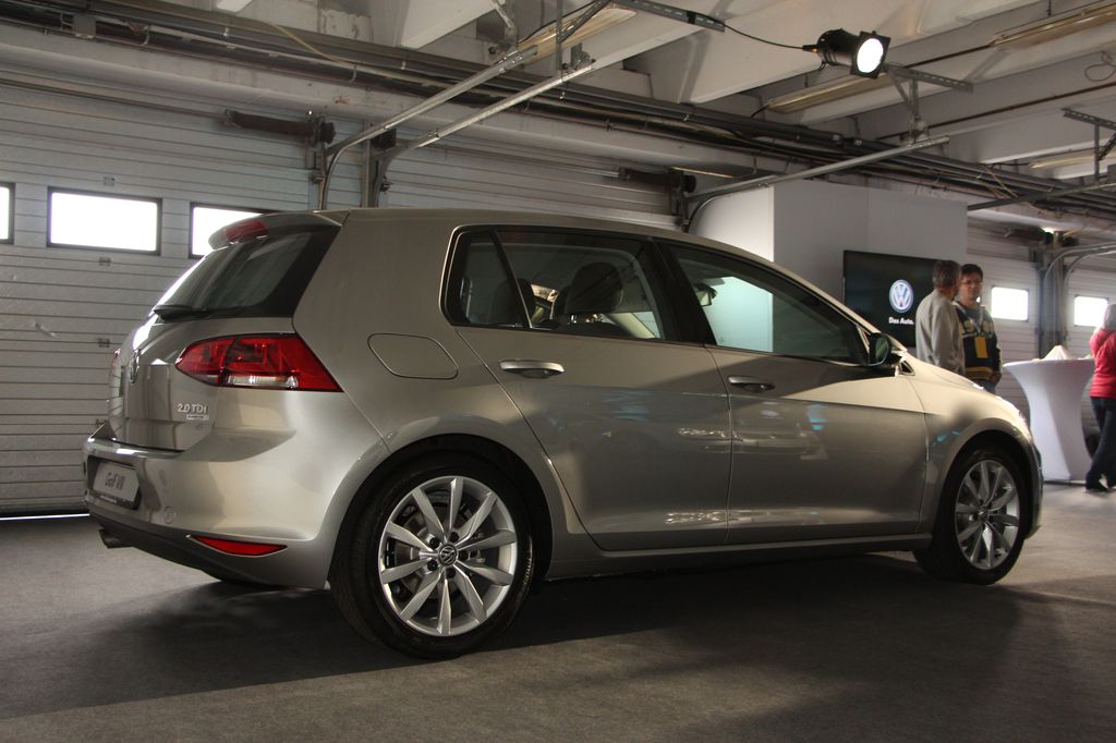 VOLKSWAGEN GOLF