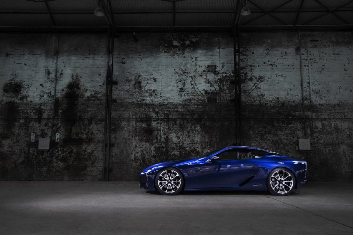 LEXUS