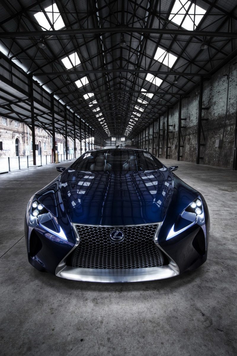 LEXUS