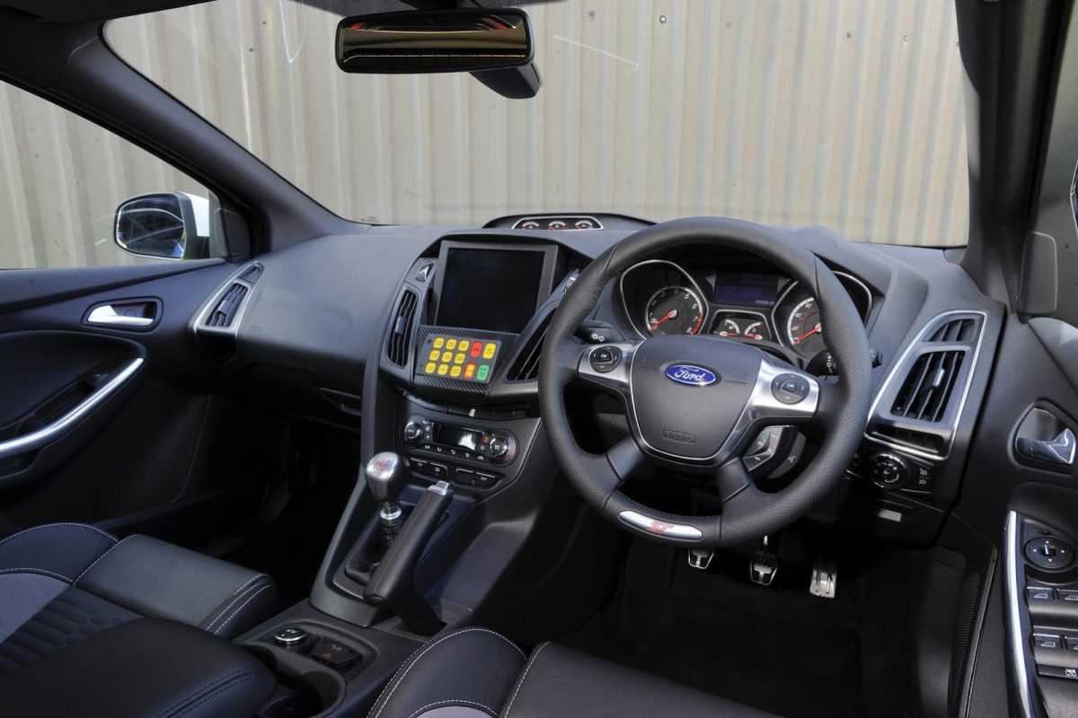 FORD FOCUS