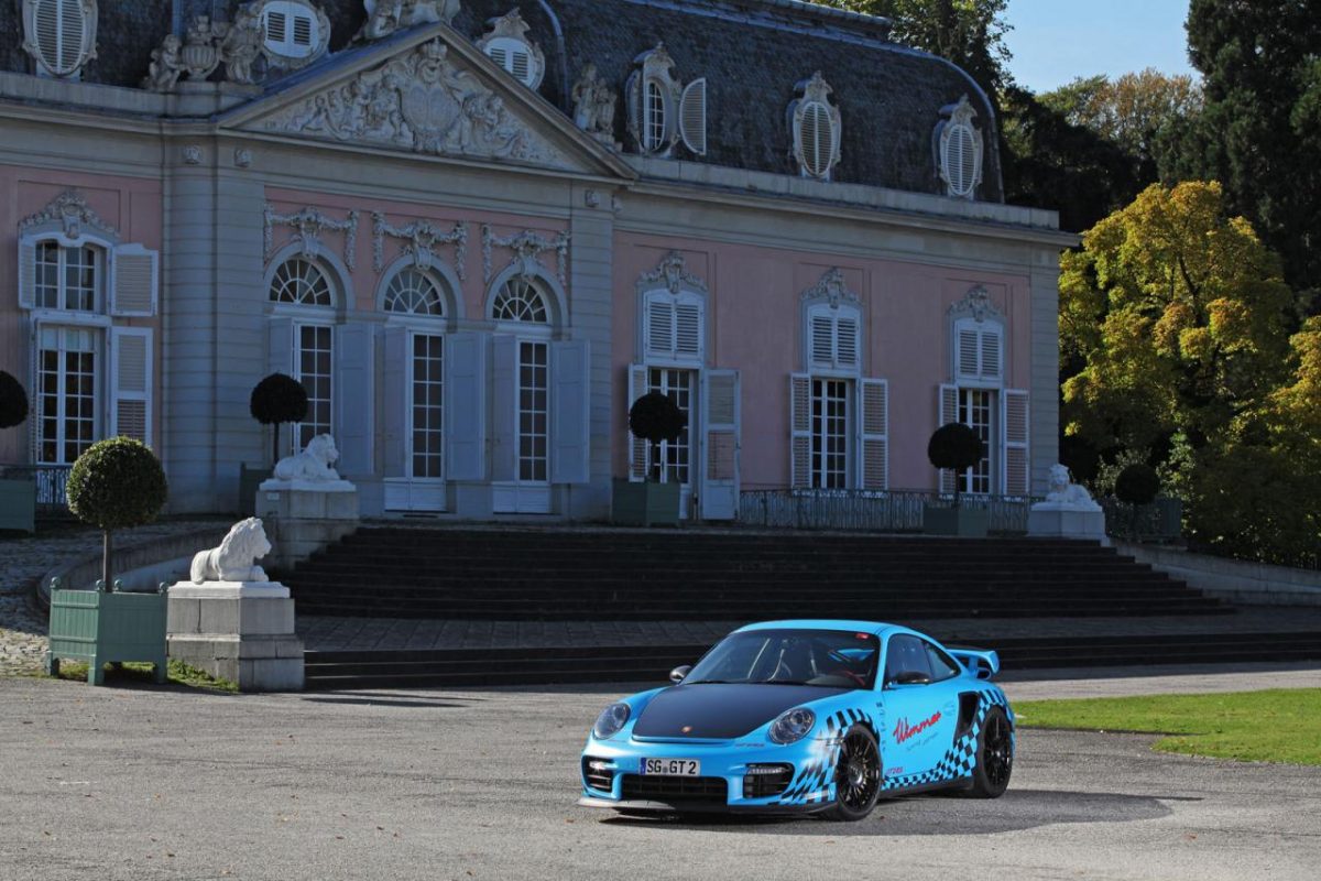 PORSCHE CARRERA