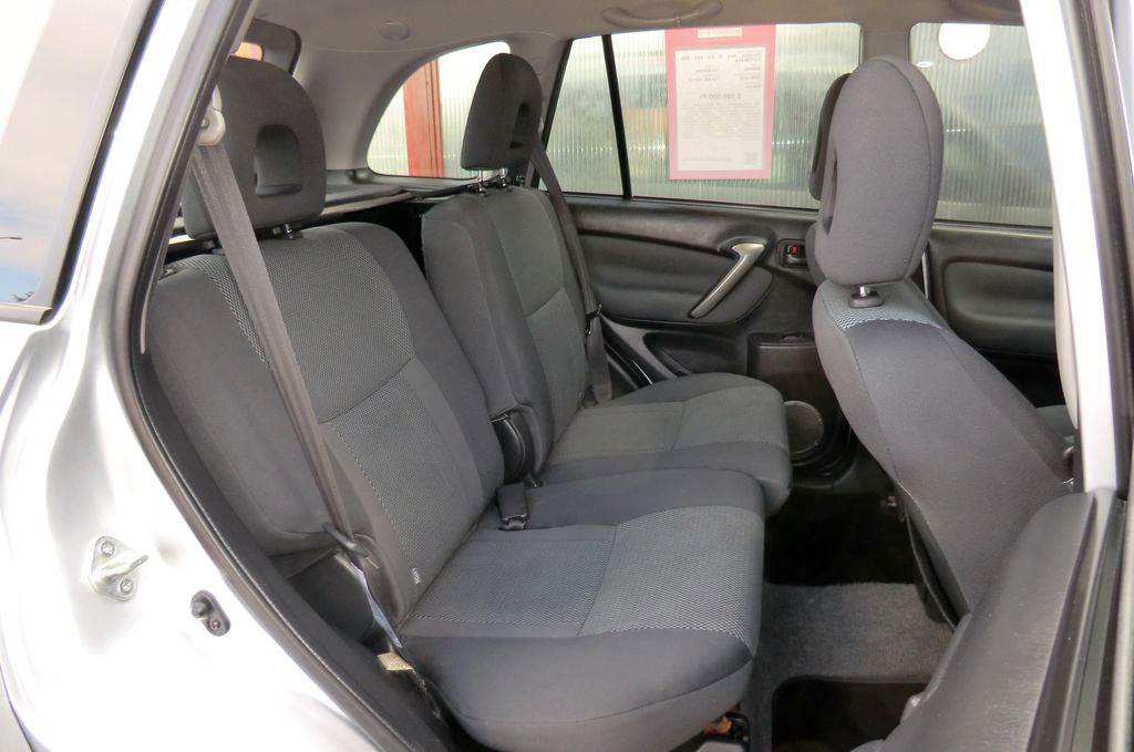 TOYOTA RAV 4