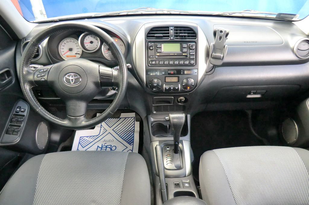 TOYOTA RAV 4