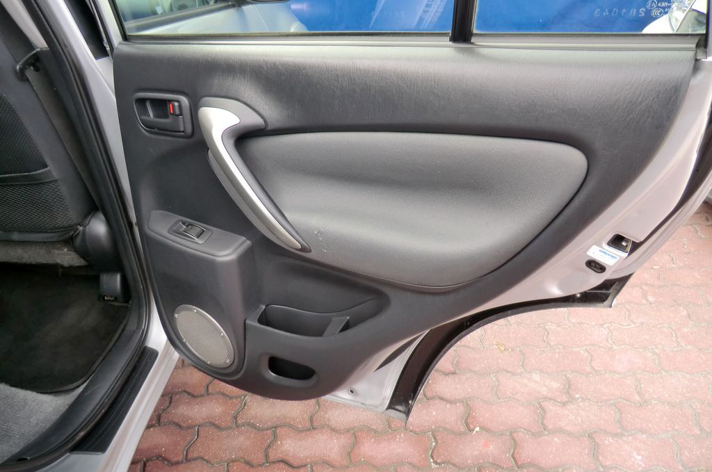 TOYOTA RAV 4