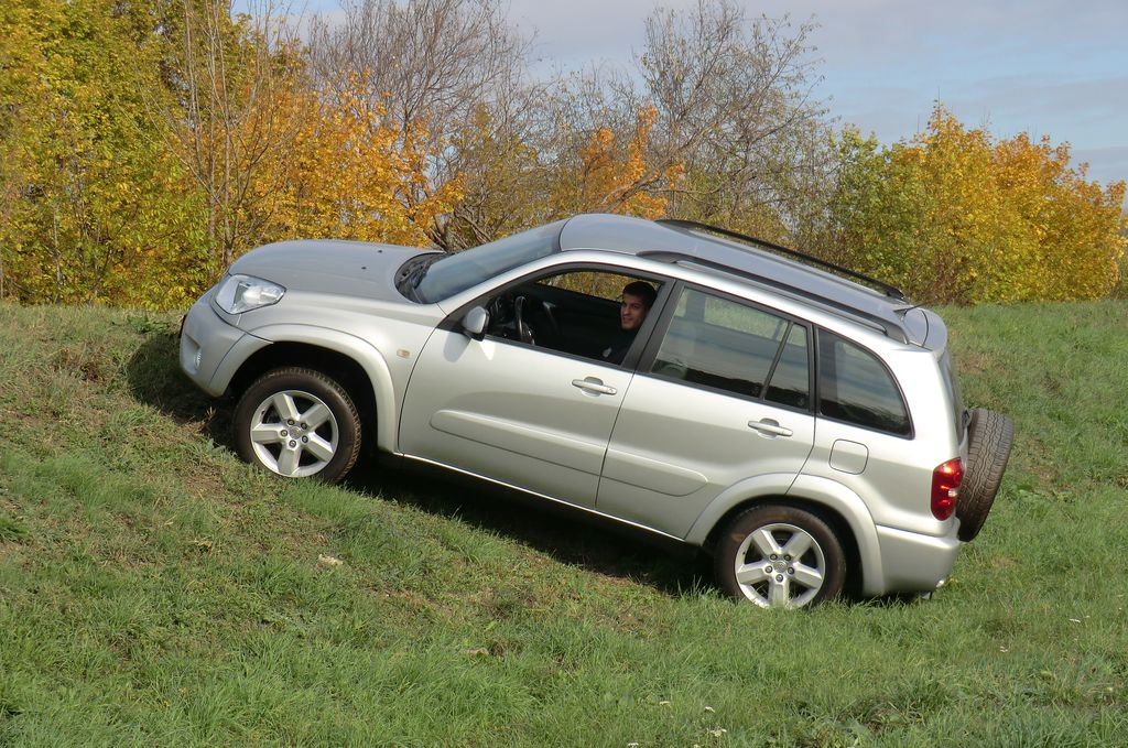 TOYOTA RAV 4
