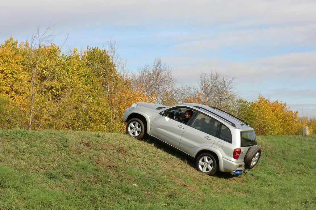 TOYOTA RAV 4