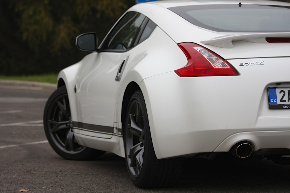 NISSAN 370 Z