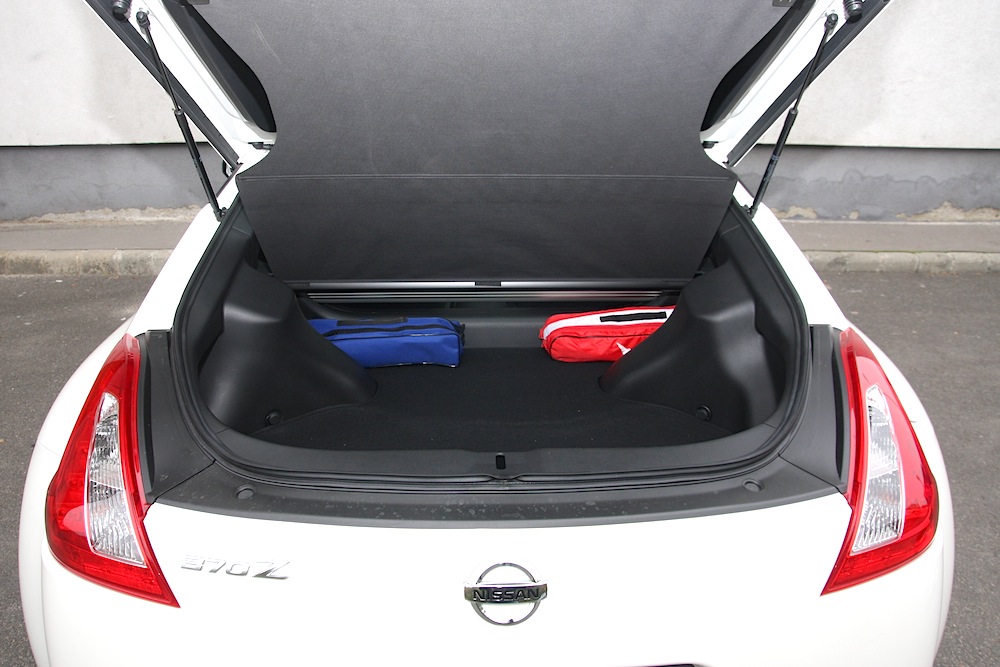 NISSAN 370 Z