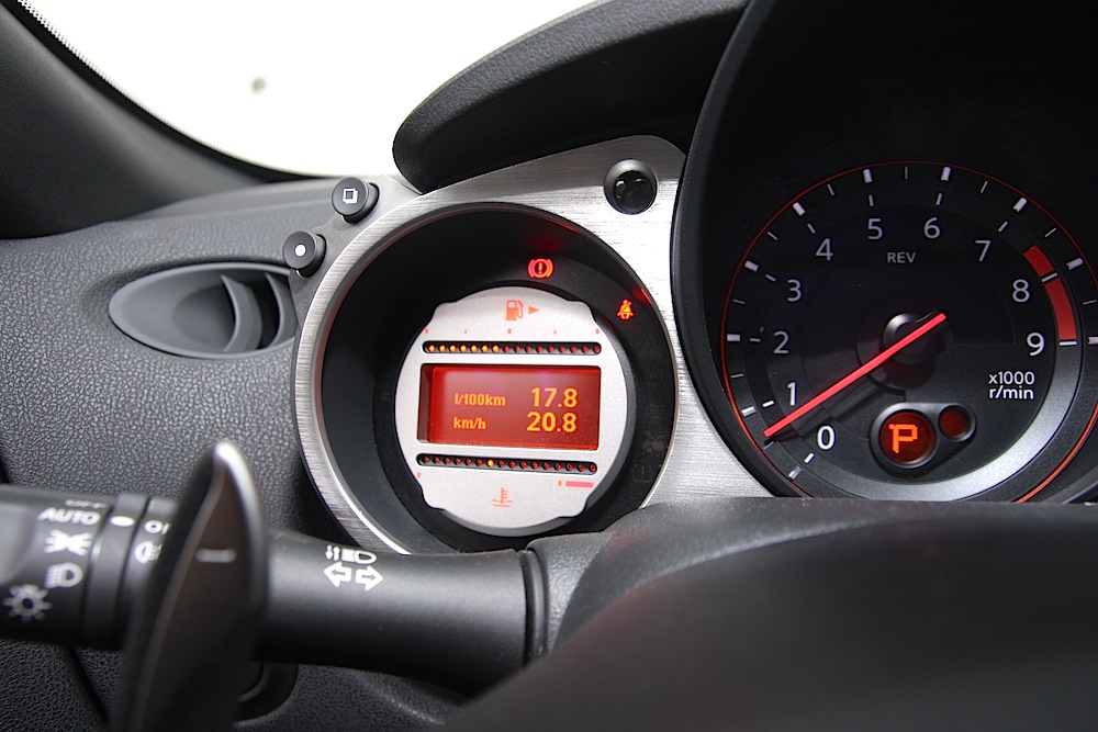 NISSAN 370 Z