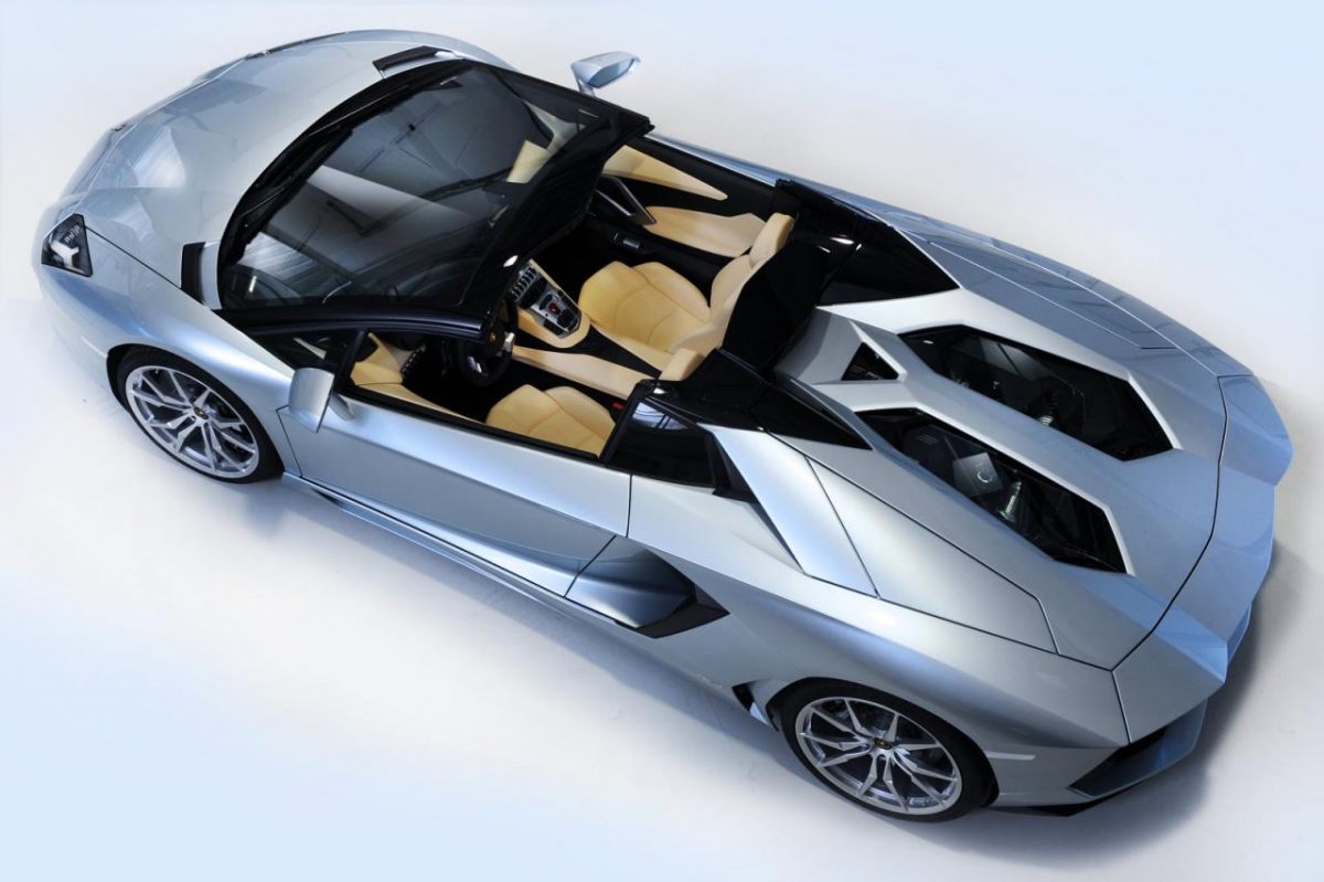 LAMBORGHINI AVENTADOR