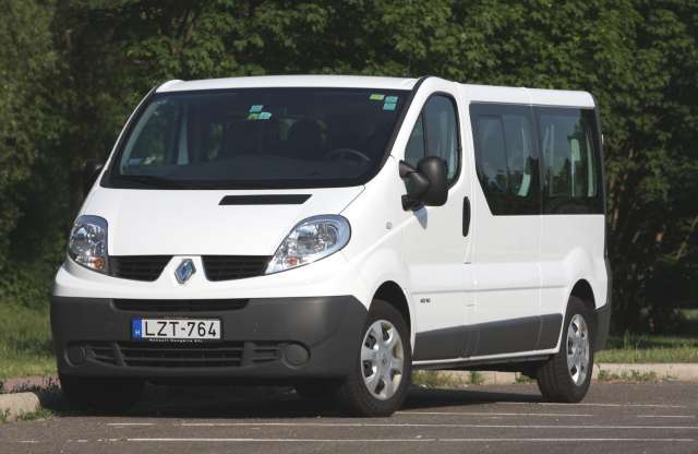 A profi - Renault Trafic Passenger teszt