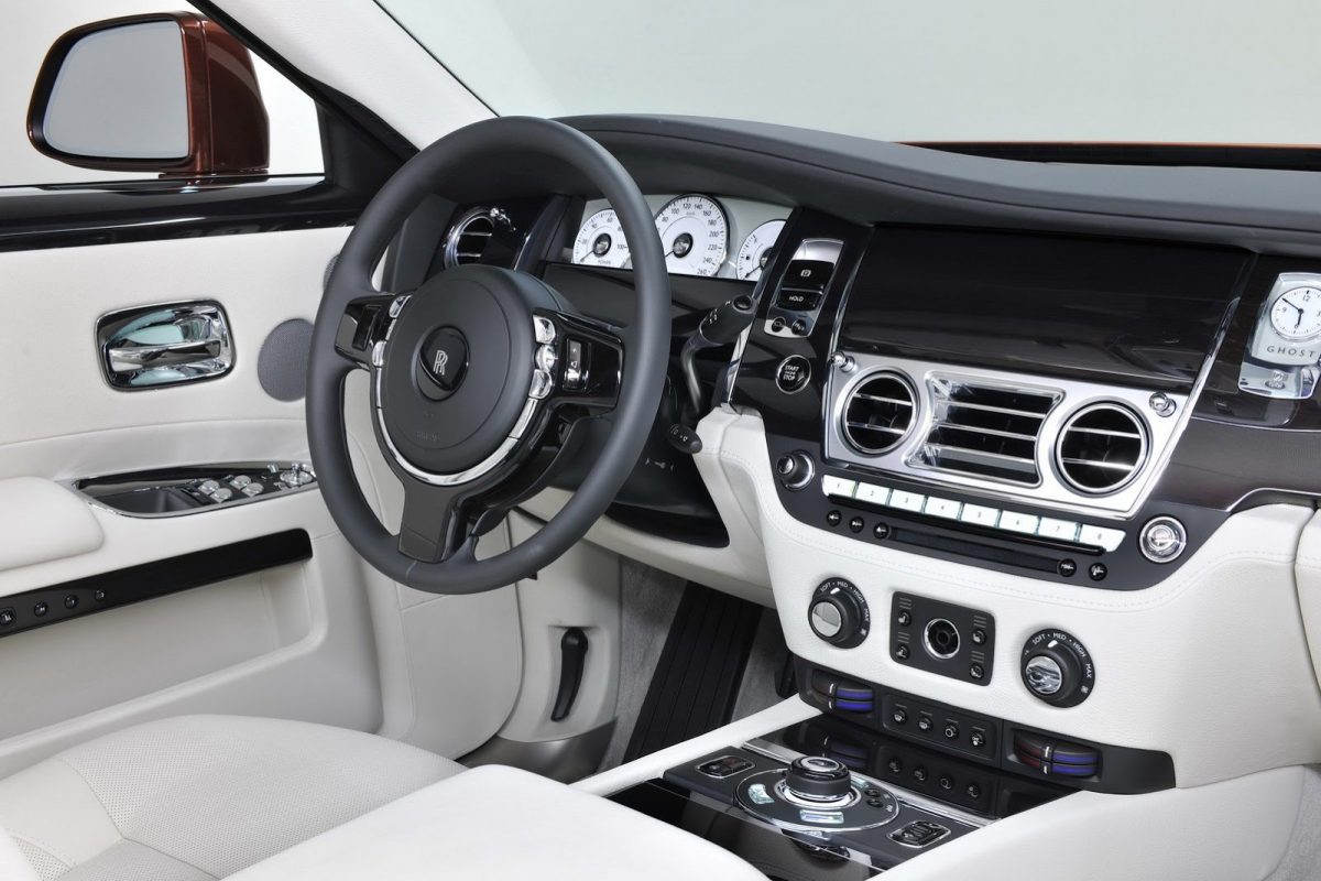 ROLLS-ROYCE GHOST