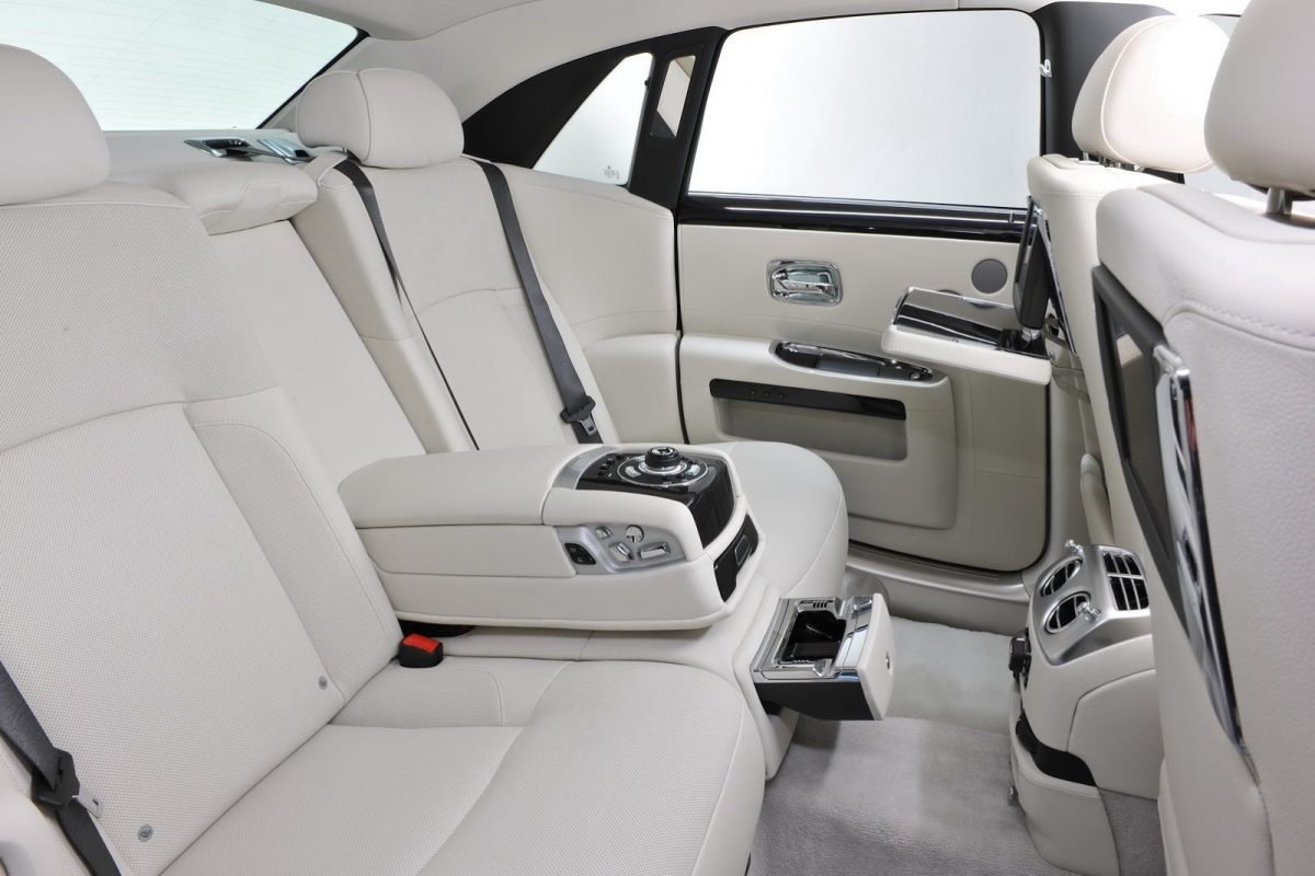 ROLLS-ROYCE GHOST