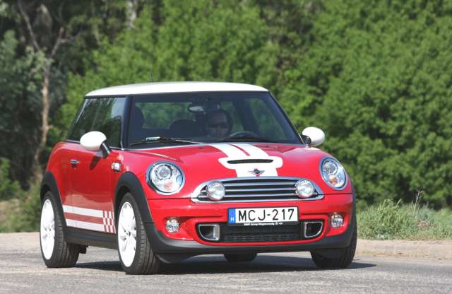 Ballábféket mindenkinek! - Mini Cooper Aaltonen Edition teszt