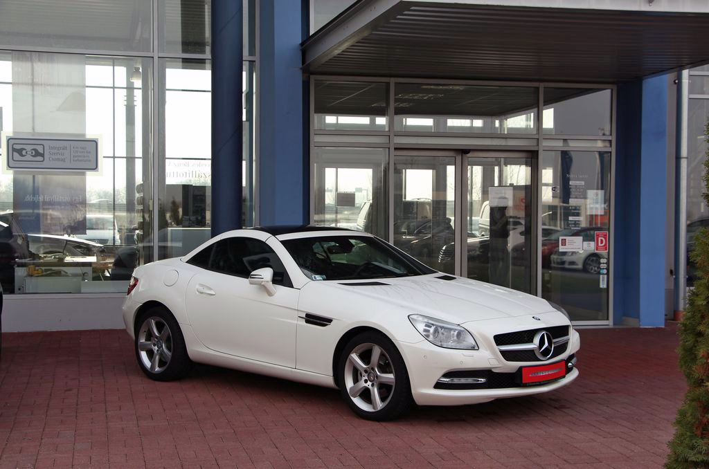 MERCEDES-BENZ