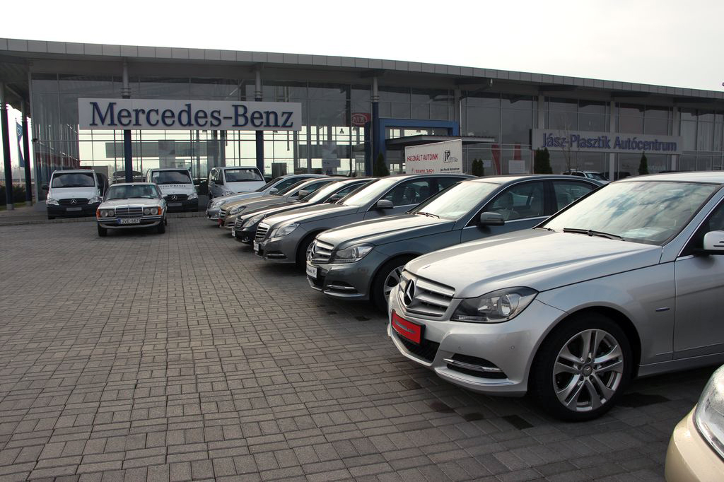 MERCEDES-BENZ