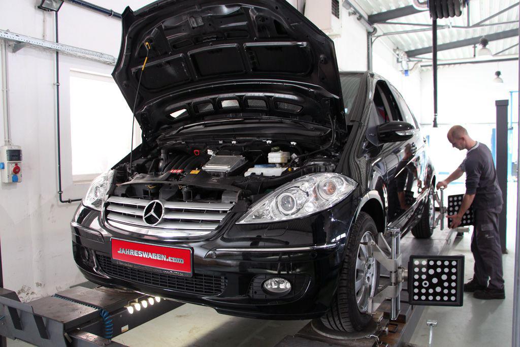 MERCEDES-BENZ