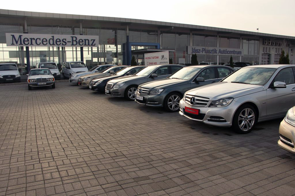 MERCEDES-BENZ