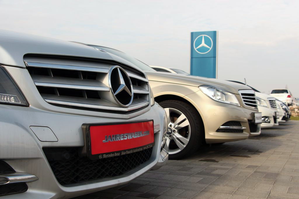 MERCEDES-BENZ