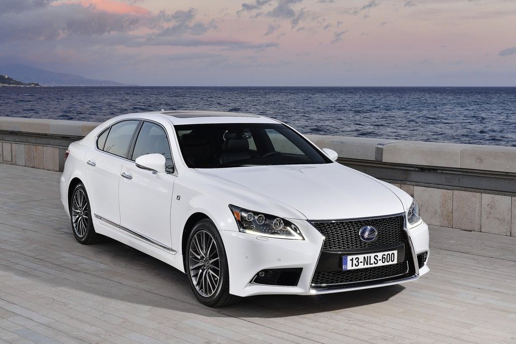 LEXUS