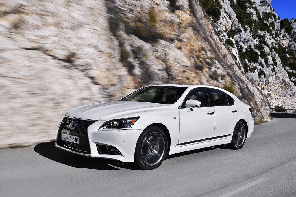 LEXUS
