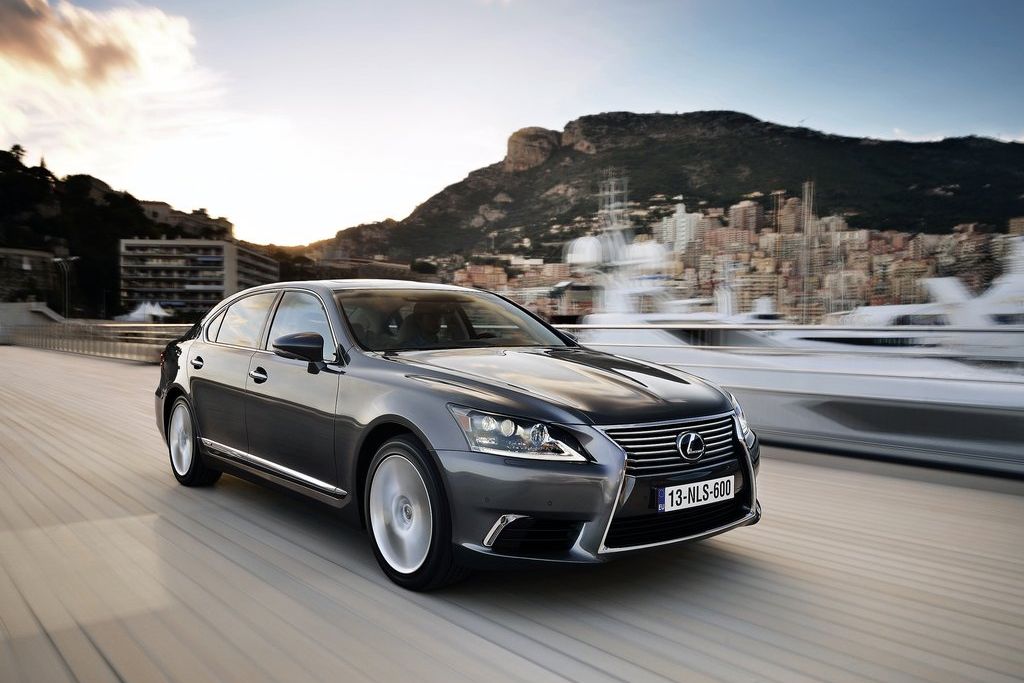 LEXUS